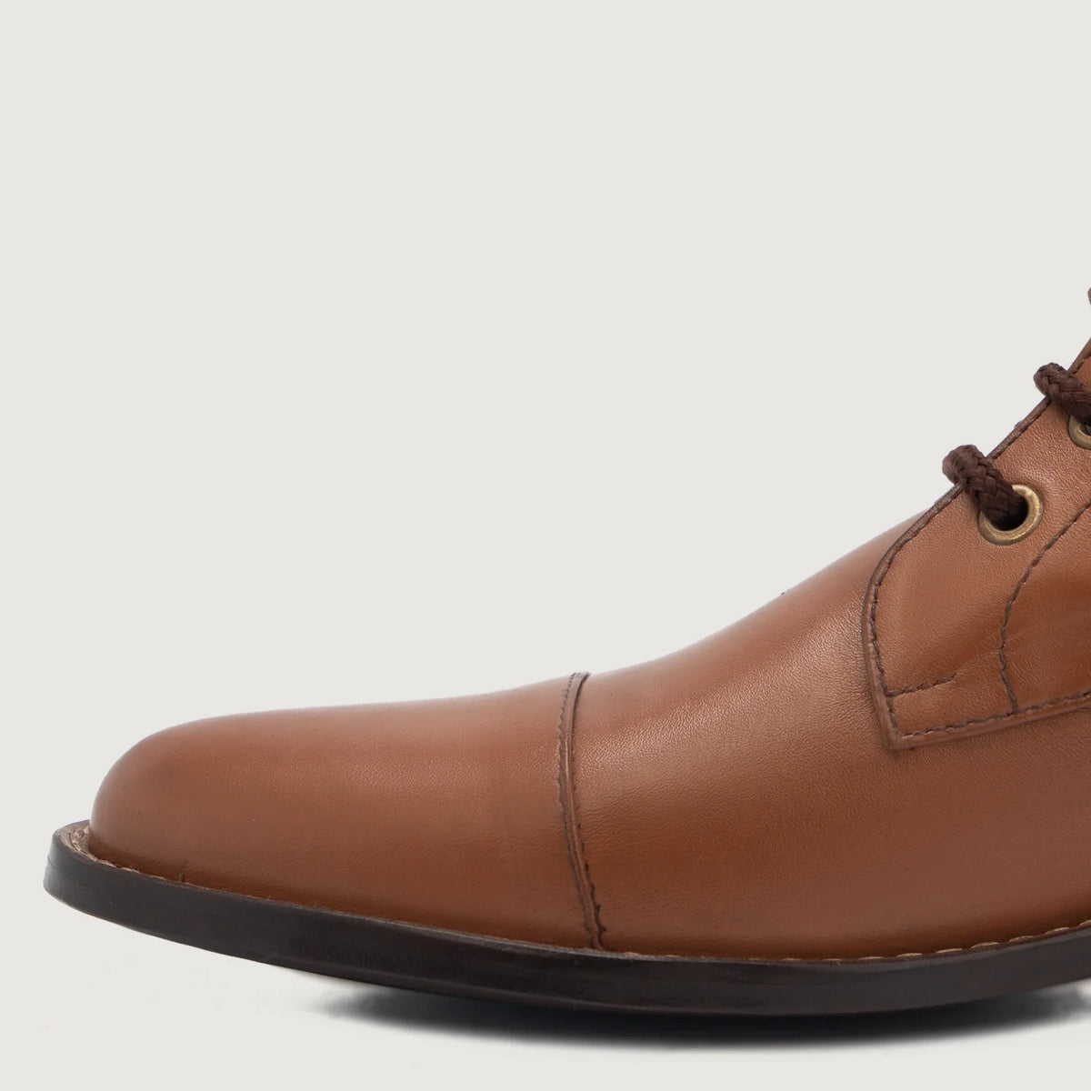 High-Traction Rubber Outsole & Lug Tread Pattern on Knight Derby بيج تان أحذية بوت جلدية رجالي For Men