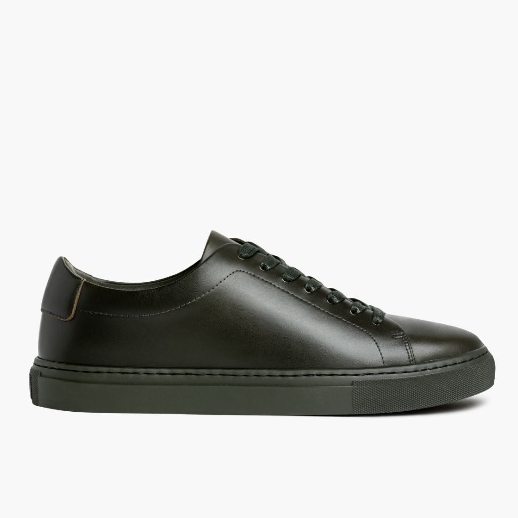 Classic Full-Grain leather Sneakers - بناء غوديير ويلت المتين وتفاصيل مقدمة الحذاء