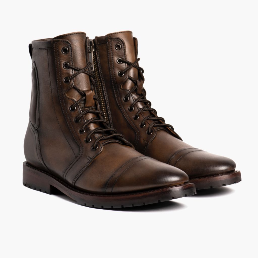 Casa Moto Anejo أحذية بوت جلدية رجالي in Classic Full-Grain Leather - عرض أمامي وقَصّة مفصلة أنيقة | شراء أونلاين عبر المتجر الرسمي