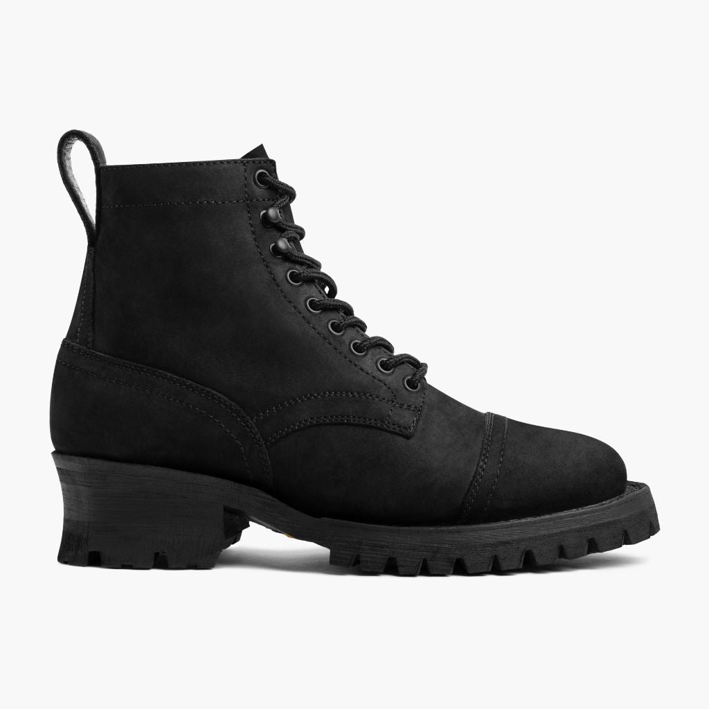 Black Full-Grain leather Boots - بناء غوديير ويلت المتين وتفاصيل مقدمة الحذاء