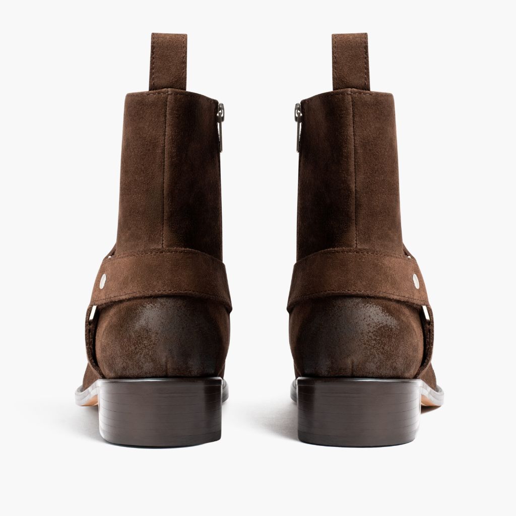 High-Traction Rubber Outsole & Lug Tread Pattern on Harness Dark بني Suede أحذية بوت جلدية رجالي