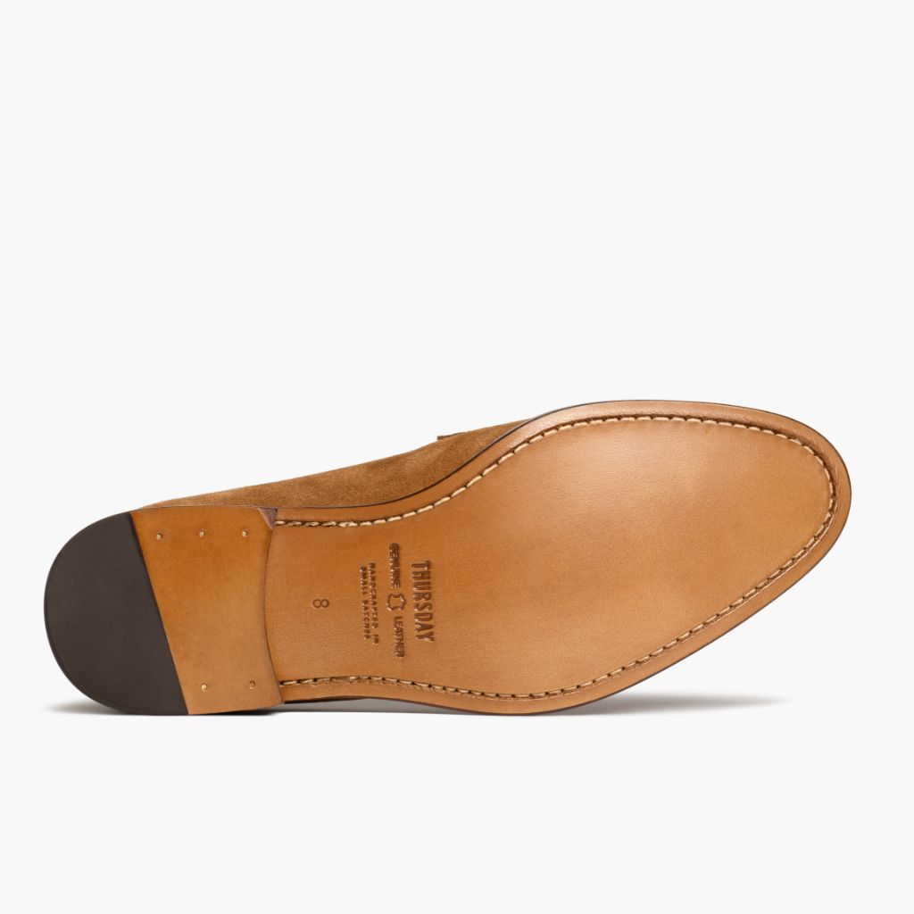 High-Traction Rubber Outsole & Lug Tread Pattern on Lincoln Cider أحذية لوفر جلدية بدون كعب رجالي