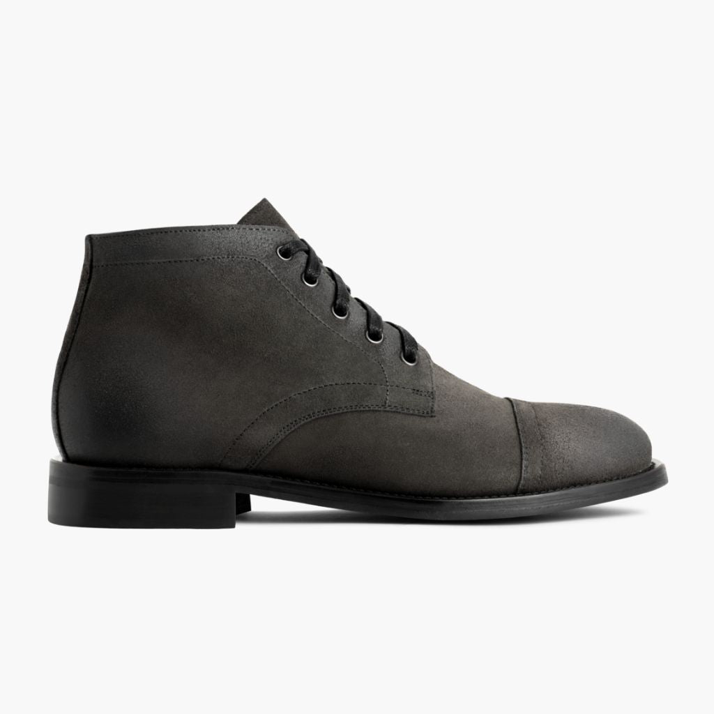 Grey Full-Grain leather Boots - بناء غوديير ويلت المتين وتفاصيل مقدمة الحذاء