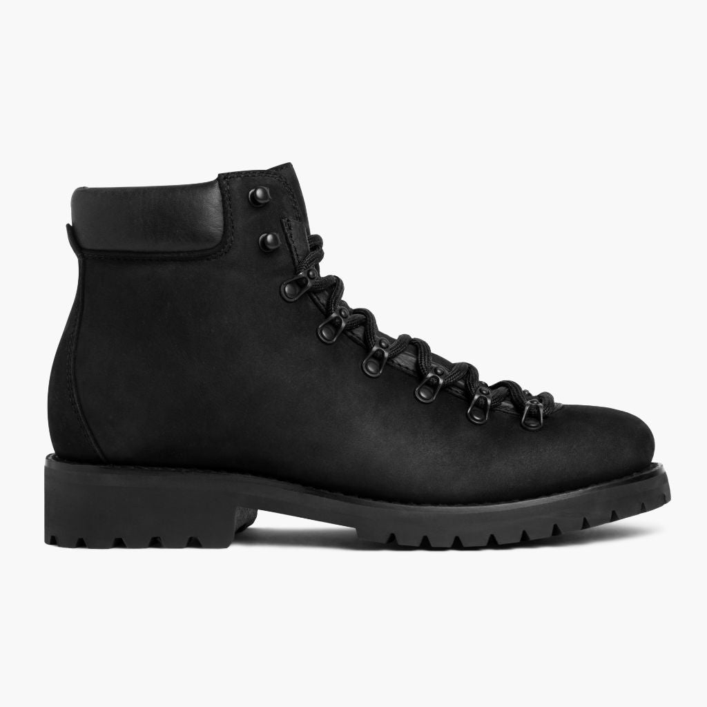 Black Full-Grain leather Boots - بناء غوديير ويلت المتين وتفاصيل مقدمة الحذاء