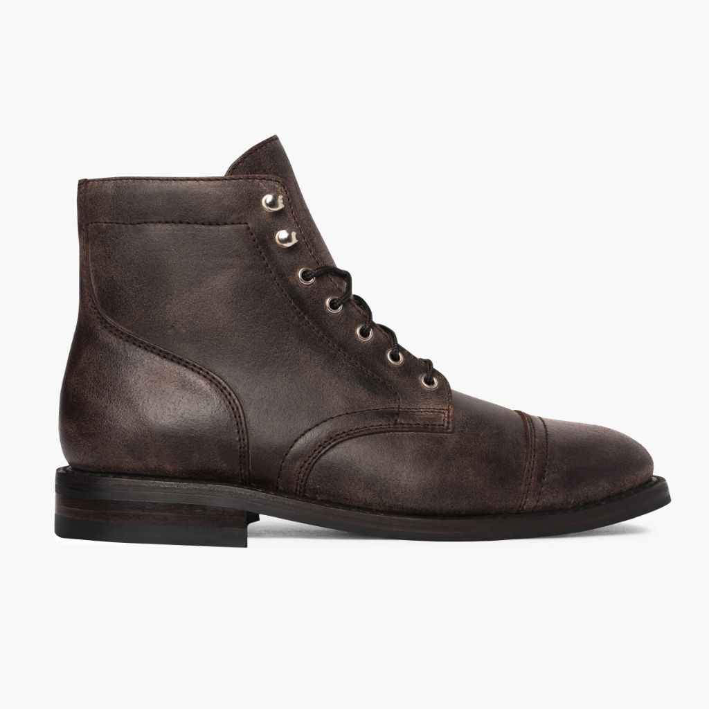 Classic Full-Grain leather Boots - بناء غوديير ويلت المتين وتفاصيل مقدمة الحذاء