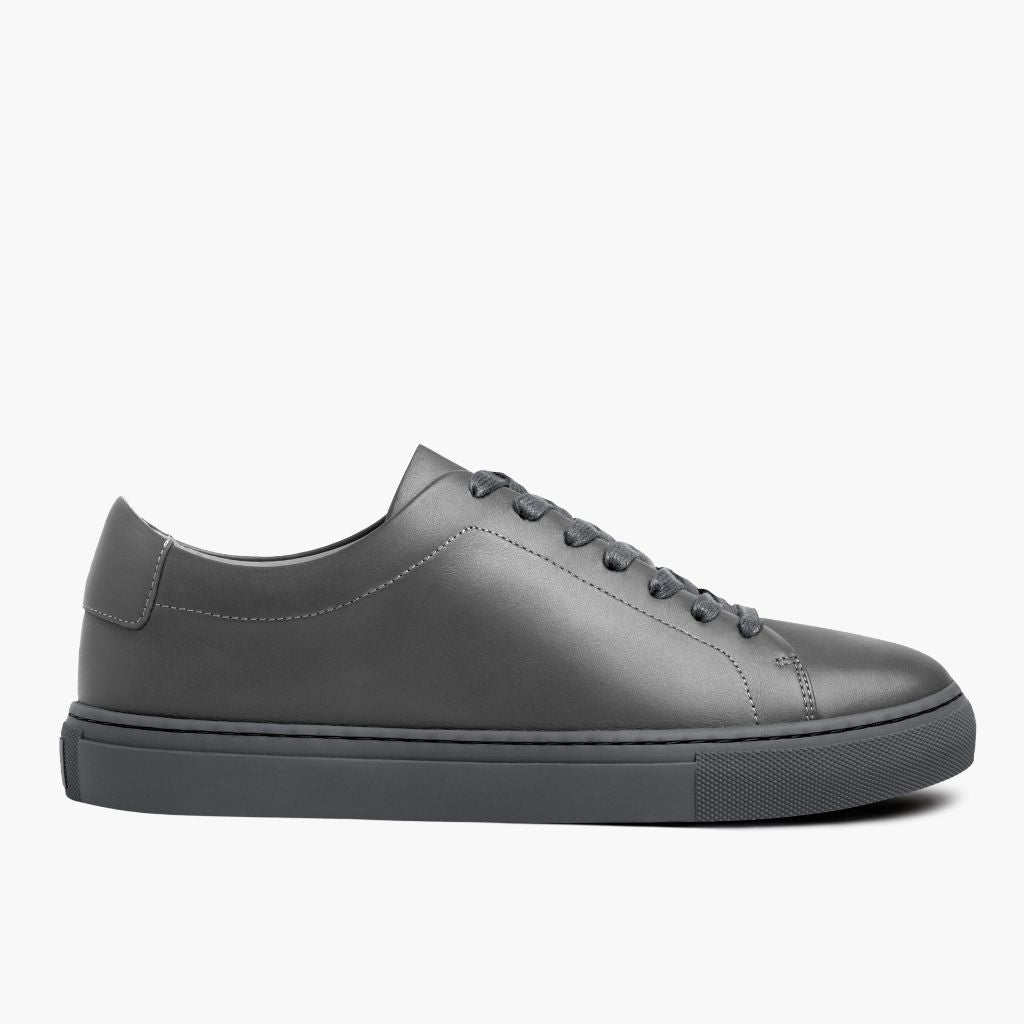 Grey Full-Grain leather Sneakers - بناء غوديير ويلت المتين وتفاصيل مقدمة الحذاء