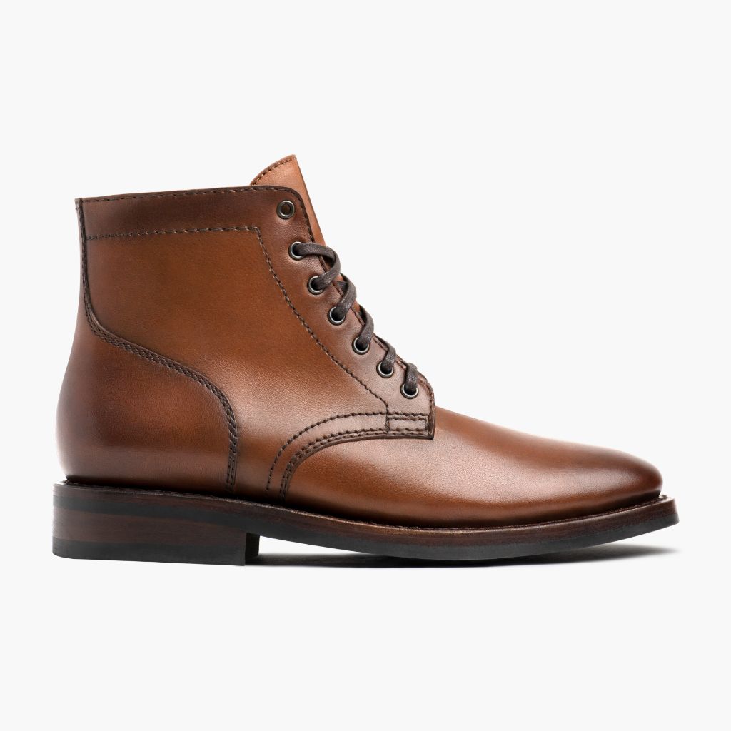 Classic Full-Grain leather Boots - بناء غوديير ويلت المتين وتفاصيل مقدمة الحذاء