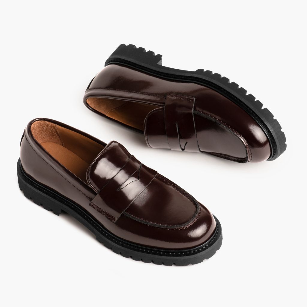 High-Traction Rubber Outsole & Lug Tread Pattern on Penny بورجوندي أحذية بوت جلدية نسائي