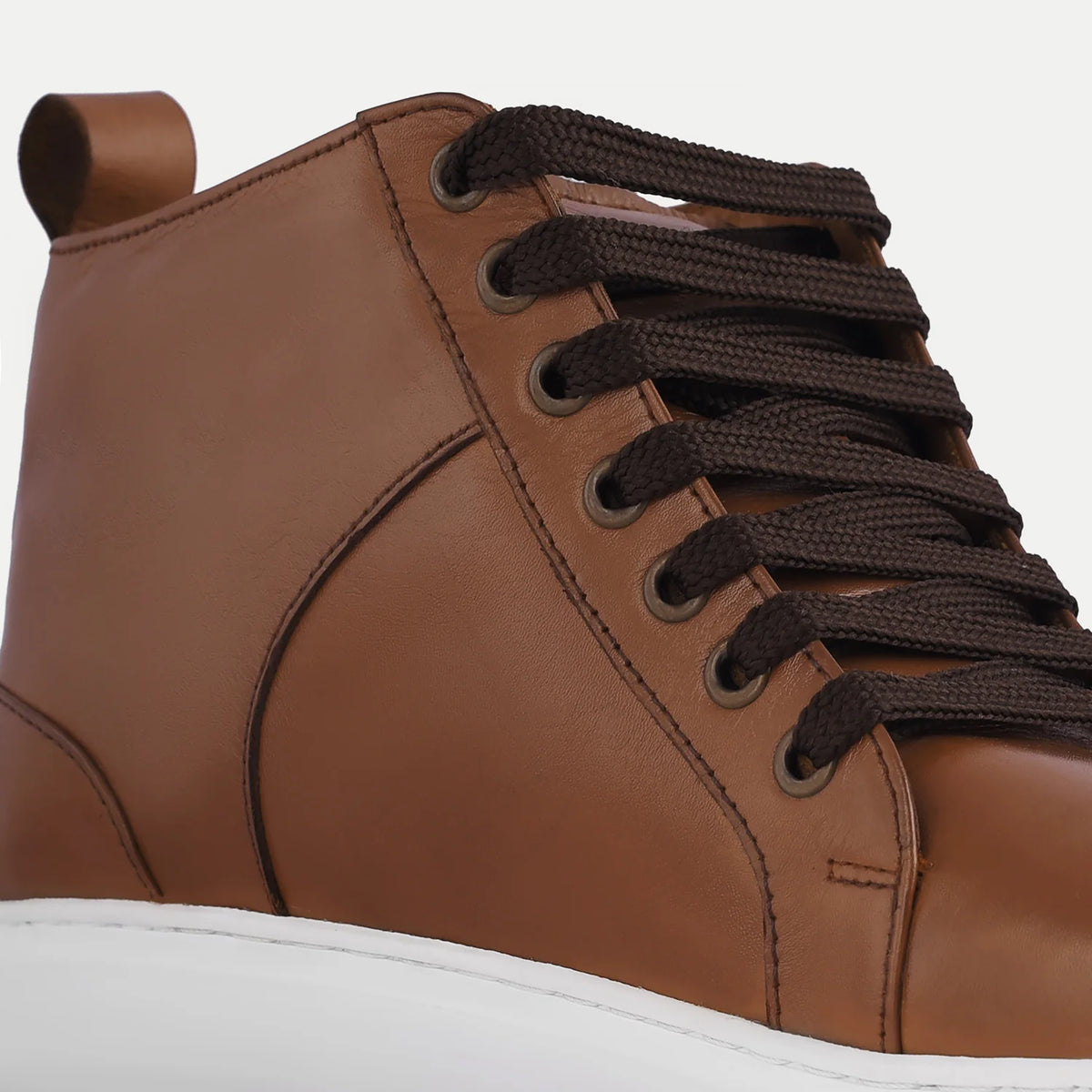 High-Traction Rubber Outsole & Lug Tread Pattern on Marty High Top بيج تان سنيكرز جلدي كاجوال رجالي