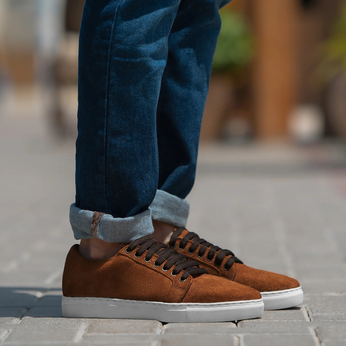 Murphy Low Top بني Suede سنيكرز جلدي كاجوال رجالي in Brown Goatskin Suede - عرض جانبي | شراء أونلاين عبر المتجر الرسمي