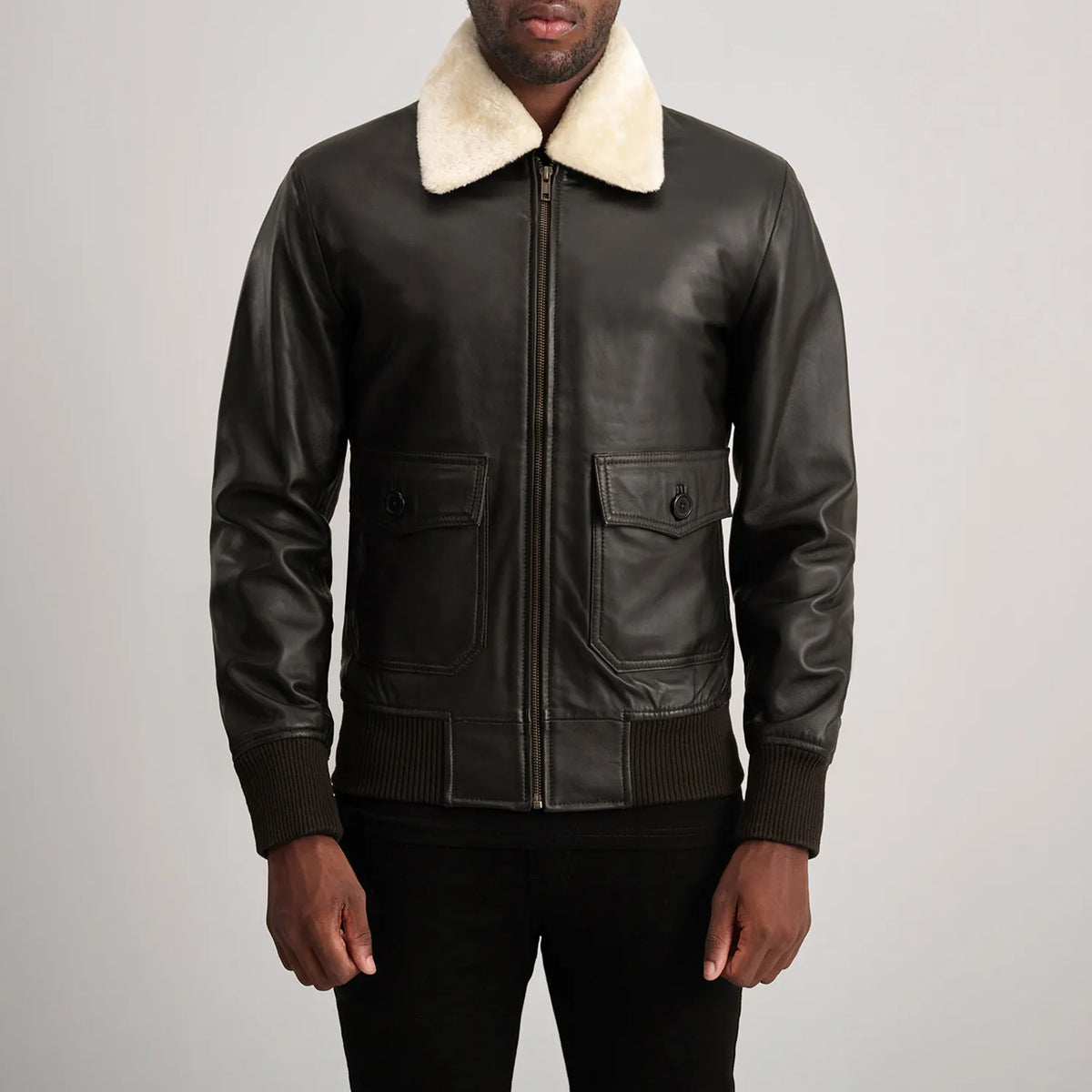 
تفاصيل مقربة of Shirt with Removable Fur & Zipper Hardware on Airin G-1 بني & Cream جاكيت بومبر جلد رجالي