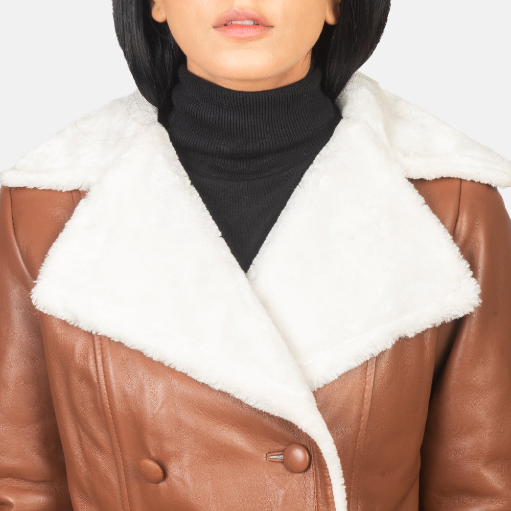 
عرض البطانة الداخلية Showing Fully Faux Fur Lined & جيبان داخليان عمليان
