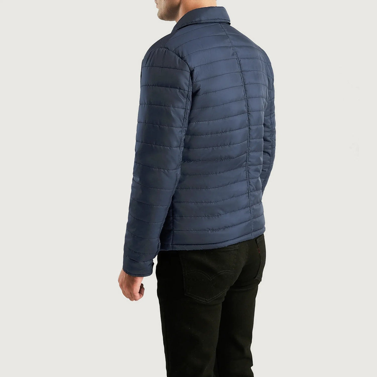 Close-Up Detail of High neck &amp; Button Hardware on Men's Bo Quilt Windbreaker جاكيت جلد رجالي