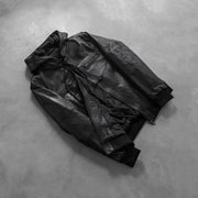 
مظهر الارتداء على موديل لـ  Bouncer Biz Black Leather Hooded Bomber Jacket على عارض أزياء - انسيابية طبيعية في ضوء النهار