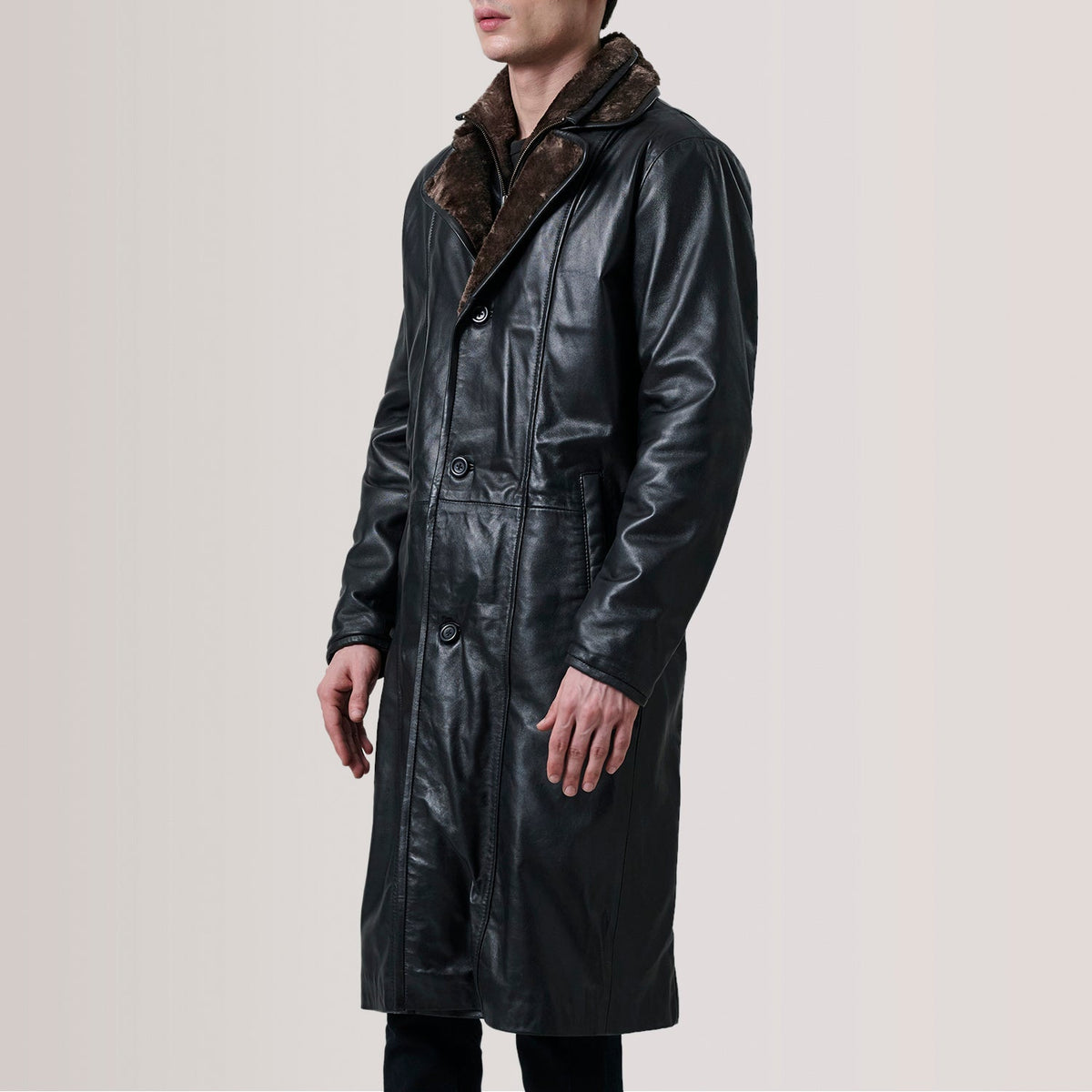 Cai أسود Leather Shearling معطف جلد رجالي For Men - Lateral Side Profile View Showing Sleeve Cut &amp; Athletic Taper Fit