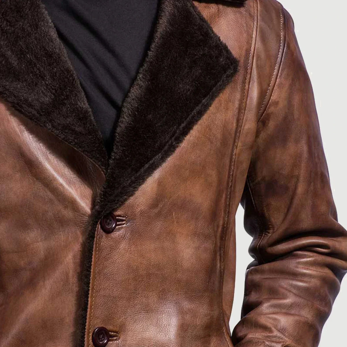 
عرض البطانة الداخلية Showing Faux Fur Lined (Torso) & جيبان داخليان عمليان