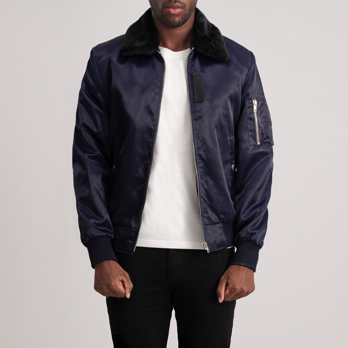 Clyde B-15 أزرق جاكيت بومبر جلد رجالي - Lateral Side Profile View Showing Sleeve Cut &amp; Athletic Taper Fit
