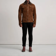 Dallis بني Suede Shearling Trucker جاكيت جلد رجالي - Lateral Side Profile View Showing Sleeve Cut &amp; Athletic Taper Fit