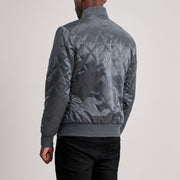 
تفاصيل مقربة of Varsity & Zipper Hardware on Danson مبطن ومحاك Grey Varsity جاكيت جلد رجالي