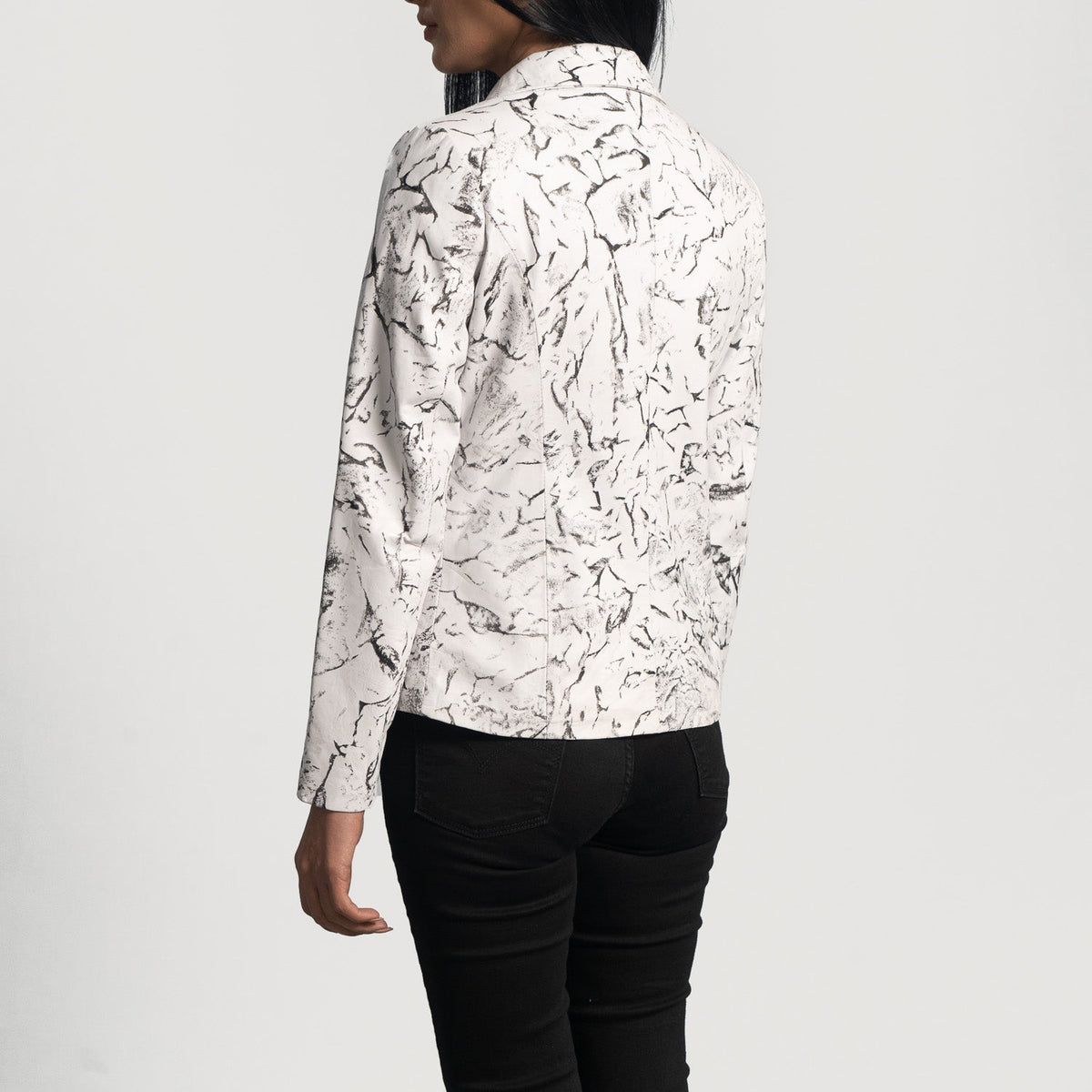 Authentic Sheepskin Dip &amp;Amp; Dye with Dip &amp; Dye Finish Grain Texture &amp; Heavy-Duty Seam Stitching Detail