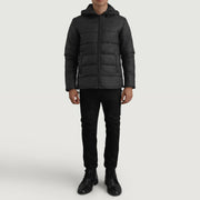 
Erico أسود Hooded Puffer جاكيت جلد رجالي - عرض جانبي يوضح قَصّة الأكمام المريحة