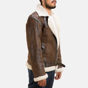 Close-Up Detail of Notch &amp; Zipper with Waist belt Hardware on Men's Forest Double Face جاكيت فرو شيرلينج رجالي