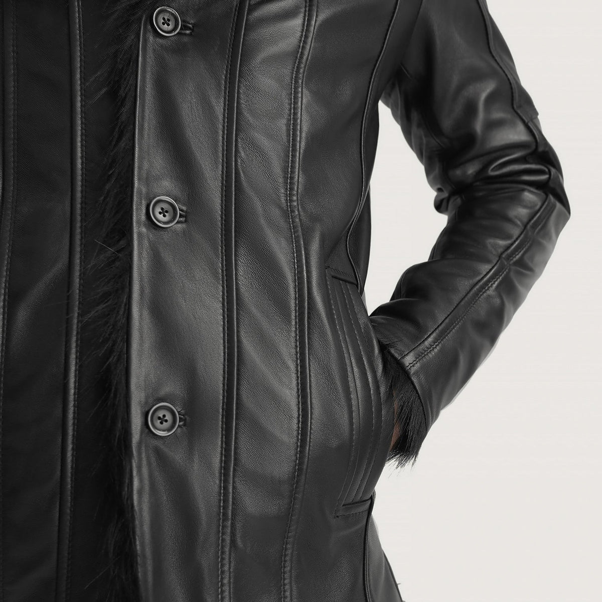 
عرض البطانة الداخلية Showing Faux Fur Lined (Torso) & جيبان داخليان عمليان