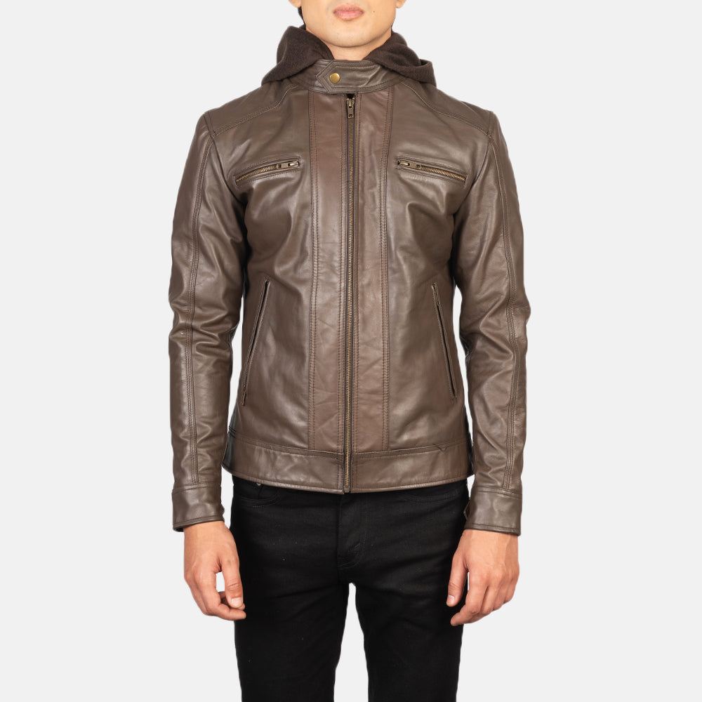 Close-Up Detail of Band with Snap Button &amp; Zipper Hardware on Men's Hector بني Hooded جاكيت بايكر جلد رجالي