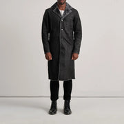
Kolby Distressed Black Shearling Long Coat - عرض جانبي يوضح قَصّة الأكمام المريحة