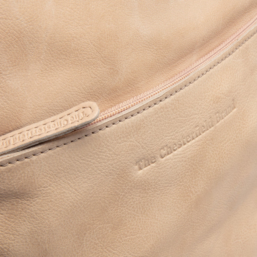 Bern Full-Grain Leather Backpack نسائي