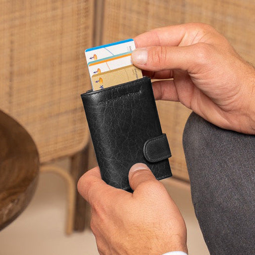 Mannheim Full-Grain Leather Card Holder نسائي