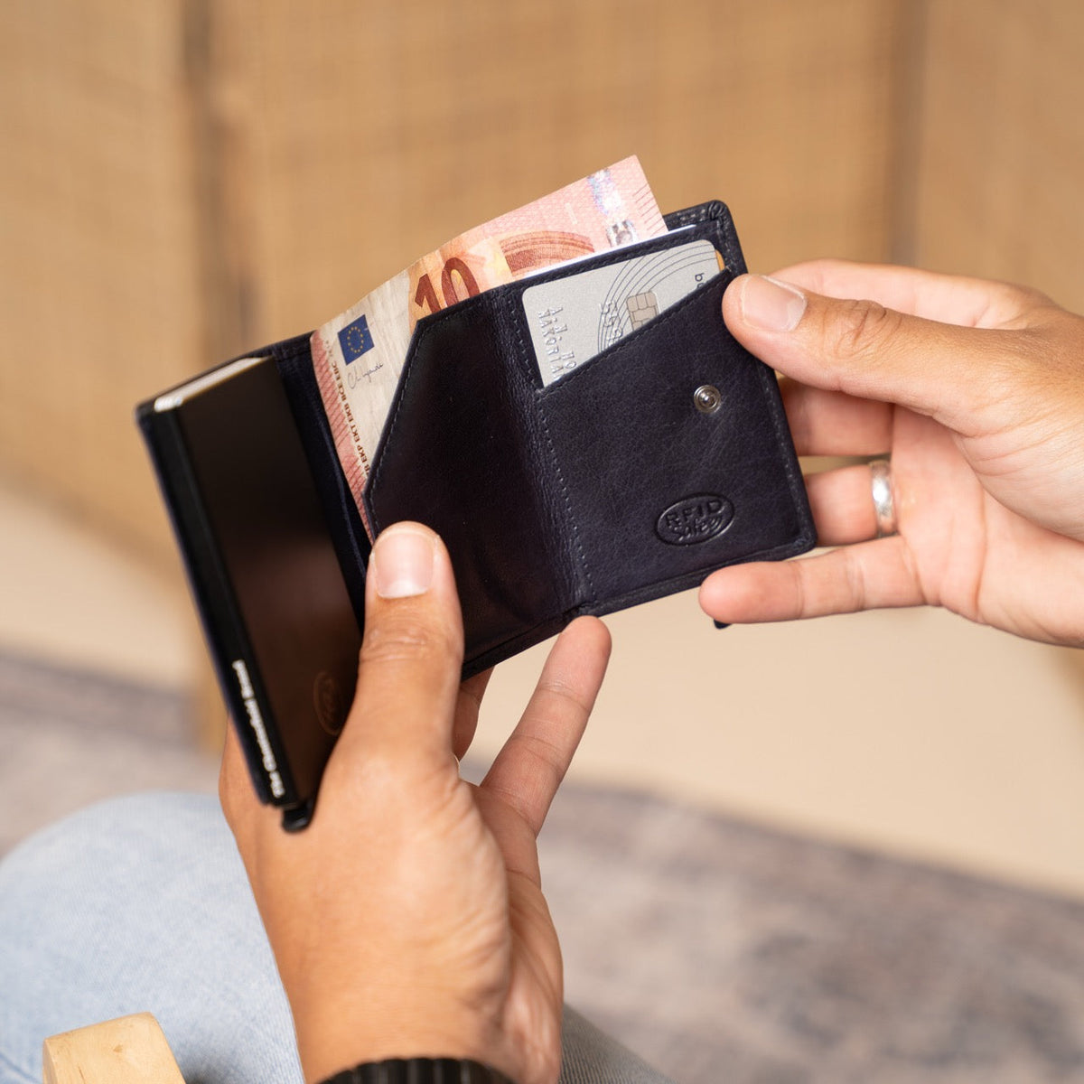 Paris Full-Grain Leather Card Holder نسائي – alternate product view 3