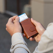 Portland Full-Grain Leather Card Holder نسائي – alternate product view 2