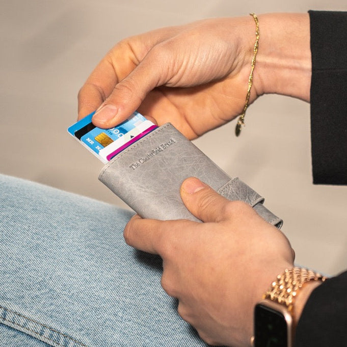 Portland Full-Grain Leather Card Holder نسائي – alternate product view 2