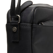
Classic 100% Full-Grain leather Bag - عرض خلفي يوضح أحزمة الجلد المقواة والخياطة المتقنة
