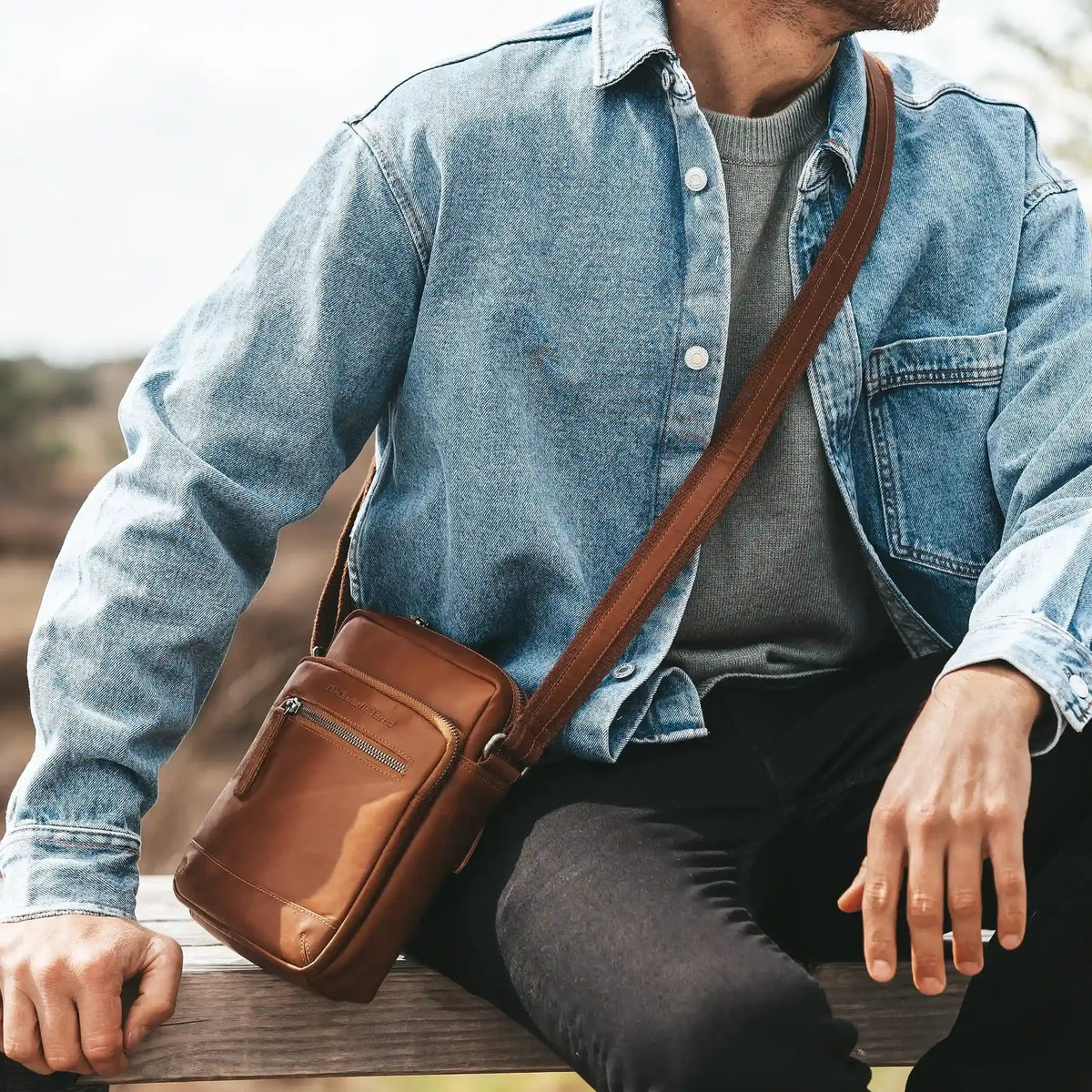 Birmingham Full-Grain Leather Crossbody Bag رجالي – alternate product view 3