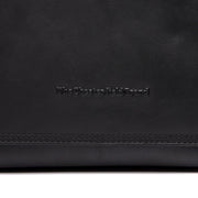 
Classic 100% Full-Grain leather Bag - عرض خلفي يوضح أحزمة الجلد المقواة والخياطة المتقنة