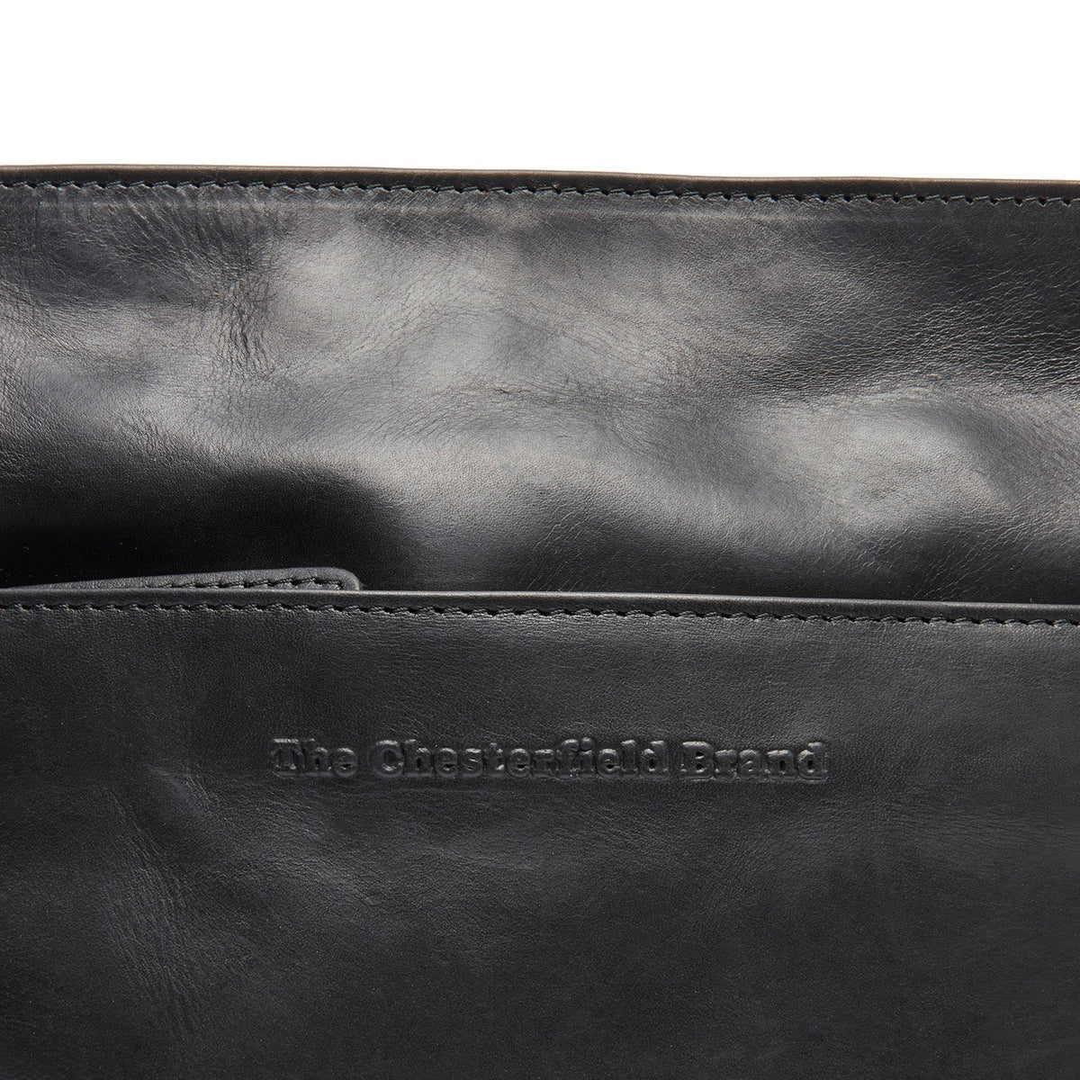 
Classic 100% Full-Grain leather Bag - عرض خلفي يوضح أحزمة الجلد المقواة والخياطة المتقنة