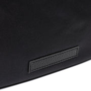 
عرض البطانة الداخلية Showing Dedicated Padded Laptop Sleeve & Multi-Compartment Organization