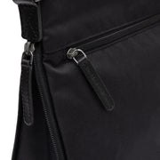 
Classic 100% Full-Grain leather Bag - عرض خلفي يوضح أحزمة الجلد المقواة والخياطة المتقنة