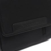 
عرض البطانة الداخلية Showing Dedicated Padded Laptop Sleeve & Multi-Compartment Organization
