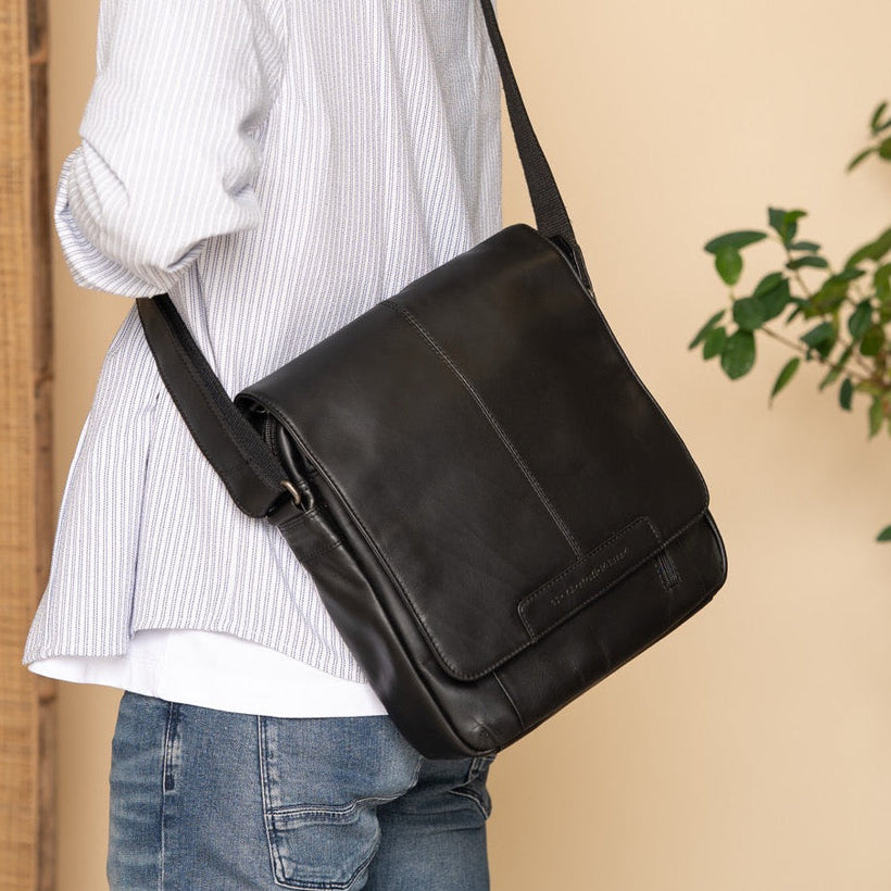 Raphael Full-Grain Leather Crossbody Bag رجالي