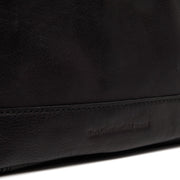 
Classic 100% Full-Grain leather Bag - عرض خلفي يوضح أحزمة الجلد المقواة والخياطة المتقنة