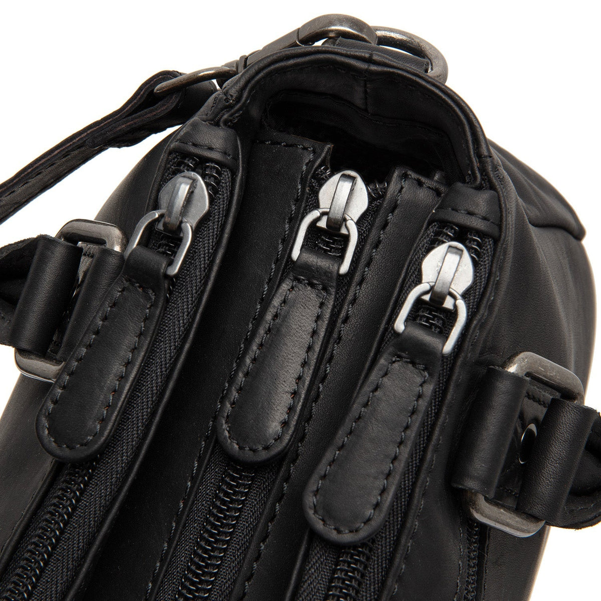 Fenja Full-Grain Leather Handbag نسائي - Lateral Side Profile View Showing Sleeve Cut &amp; Athletic Taper Fit