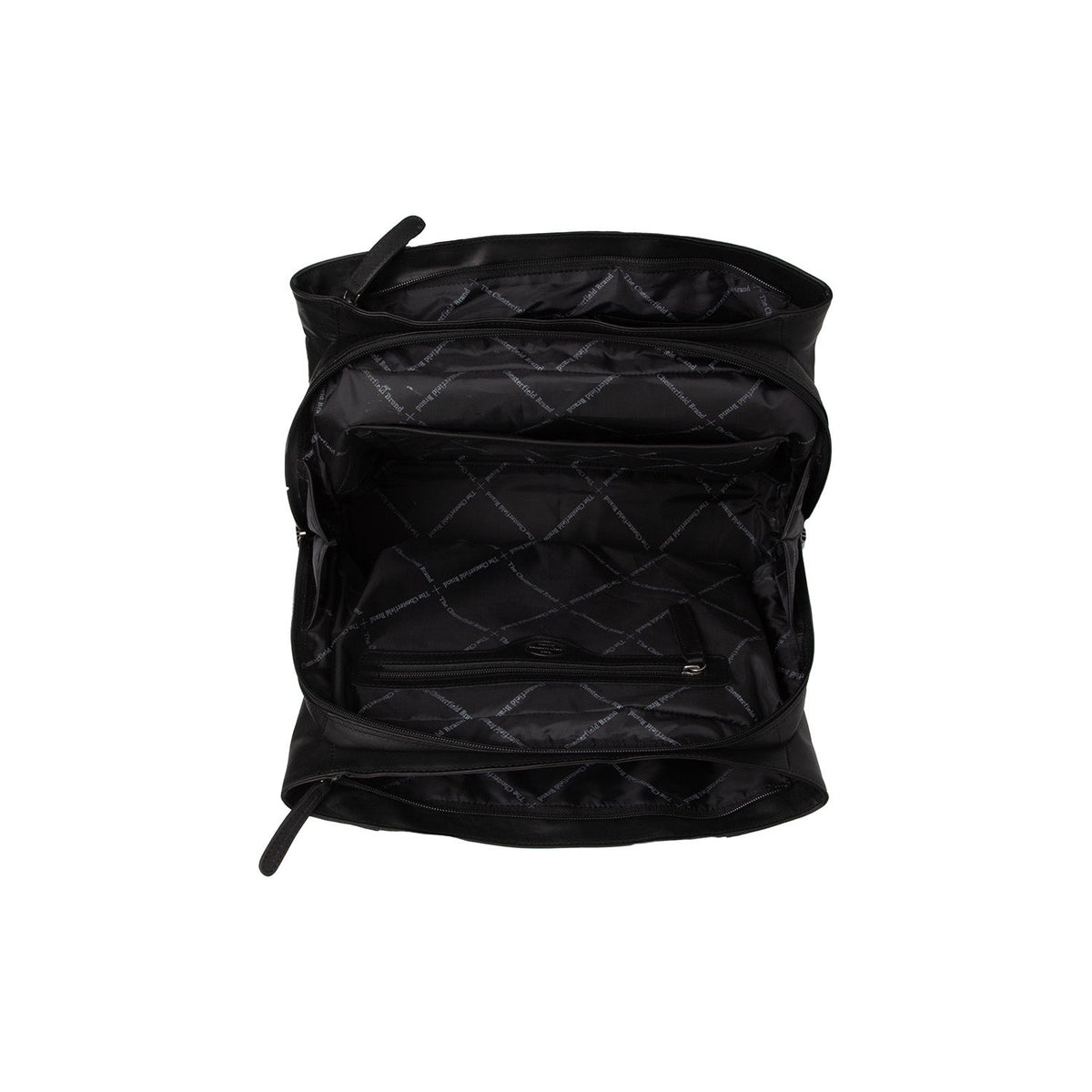 Close-Up Detail of Classic Collar &amp; Heavy-Duty Zipper Hardware on Passau Full-Grain Leather Handbag نسائي