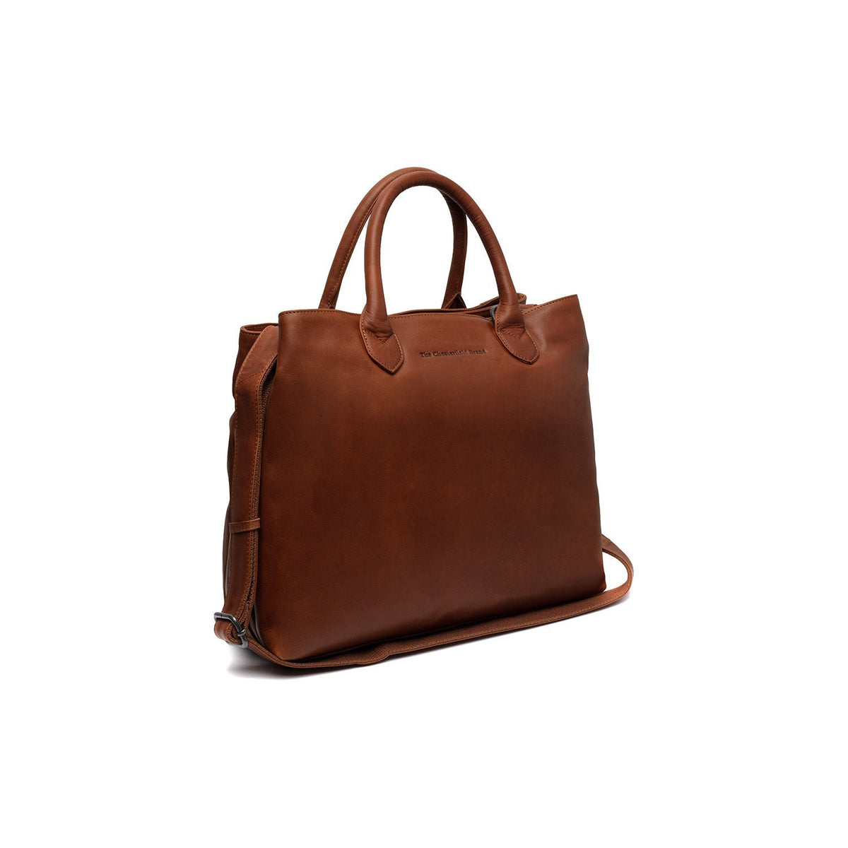 Styled Fit Perspective of Passau Full-Grain Leather Handbag نسائي on Model - Natural Daylight Drape