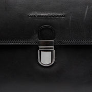 
Classic 100% Full-Grain leather Goods - عرض خلفي يوضح تفصيل الأكتاف المتقن والحاشية النظيفة
