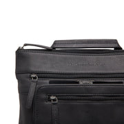 
Classic 100% Full-Grain leather Backpack - عرض خلفي يوضح أحزمة الجلد المقواة والخياطة المتقنة