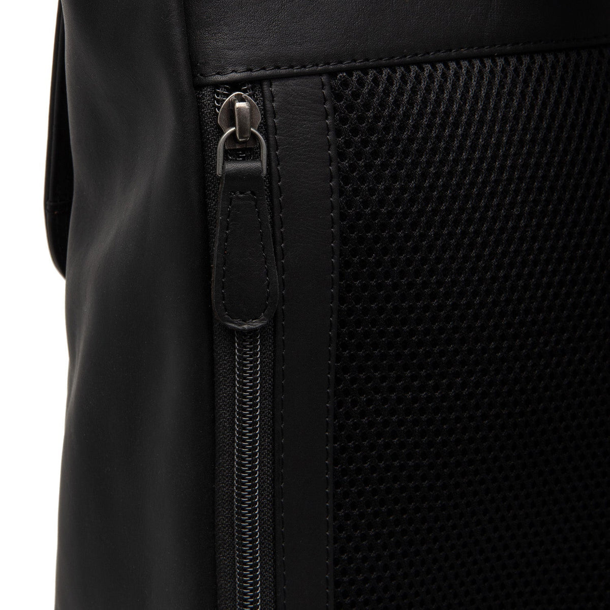 Solid Antique Brass Hardware &amp; Heavy-Duty Dual Zipper Detail on Farrow Full-Grain Leather Laptop Backpack نسائي