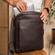 Jasper Full-Grain Leather Laptop Backpack نسائي – alternate product view 3